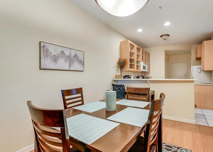 Holiday home Golf Course Views! Relaxing & Convenient Unit
