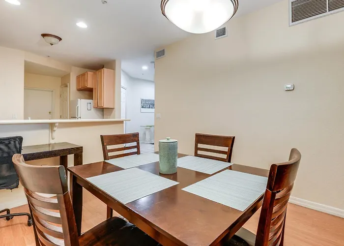 Holiday home Golf Course Views! Relaxing & Convenient Unit *