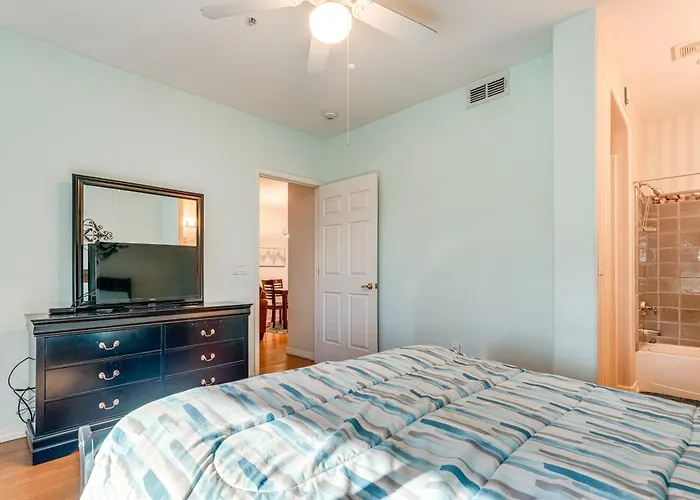 Golf Course Views! Relaxing & Convenient Unit Mesa