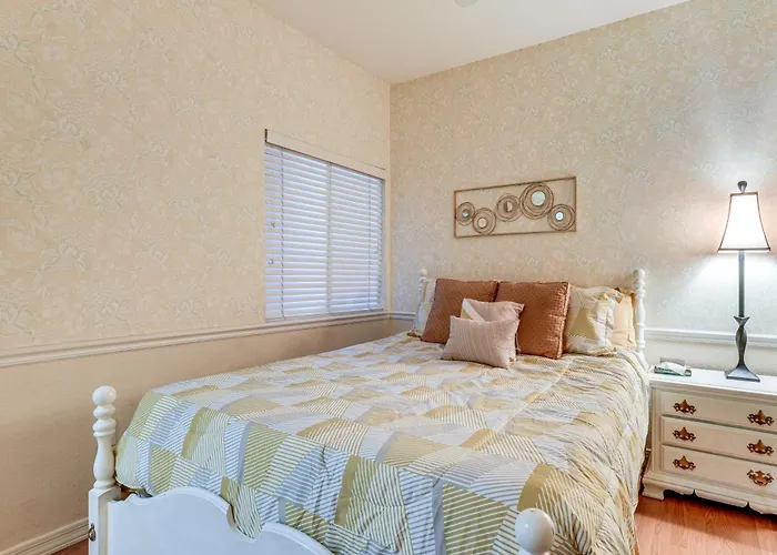 Golf Course Views! Relaxing & Convenient Unit * Mesa